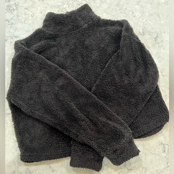 Shein Fuzzy Black Cropped Sweater - Picture 4 of 8